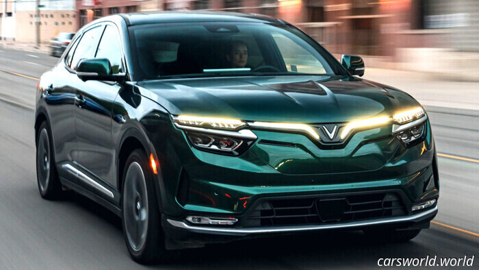 Владельцы подали в суд на VinFast после того, как зарядка VF 8 заняла почти 24 часа | Carscoops